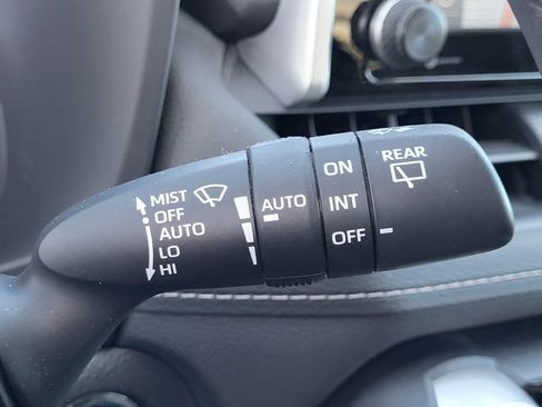 Used 2021 Toyota RAV4 Limited image 35