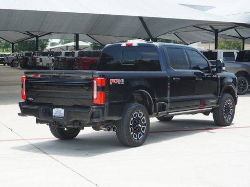 Used 2025 Ford F250 Platinum w/ FX4 Off-Road Package AWD/4WD image 5