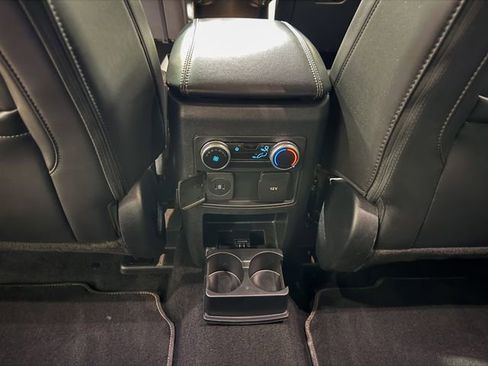 Used 2023 Ford Explorer XLT w/ XLT Sport Appearance Package AWD/4WD image 20
