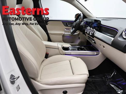 Used 2021 Mercedes-Benz GLB 250 4MATIC image 27