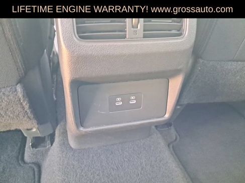 Used 2025 Nissan Rogue SV FWD image 24
