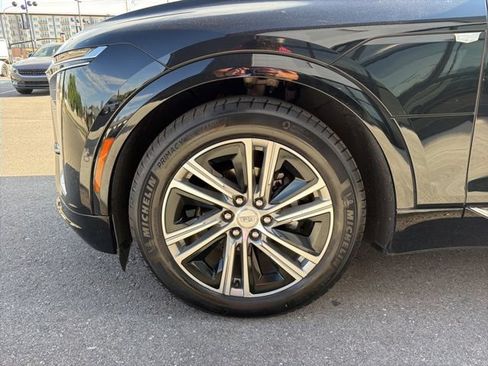 Used 2024 Cadillac Lyriq Luxury AWD/4WD image 4