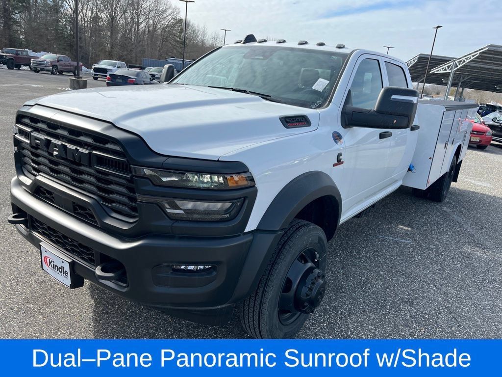 New 2025 RAM 5500 Tradesman AWD/4WD image 7