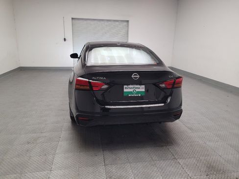 Used 2023 Nissan Altima 2.5 SV FWD image 6