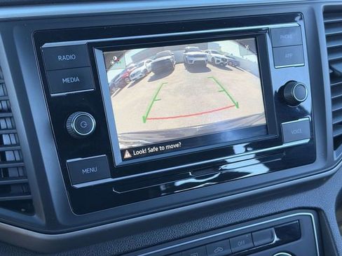 Used 2020 Volkswagen Atlas Cross Sport S image 28