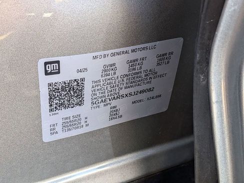 Used 2025 Buick Enclave Preferred AWD/4WD image 39