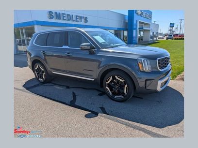 Used 2023 Kia Telluride S w/ S Sunroof Package