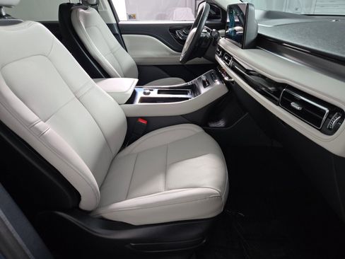 New 2026 Lincoln Aviator 2WD image 21