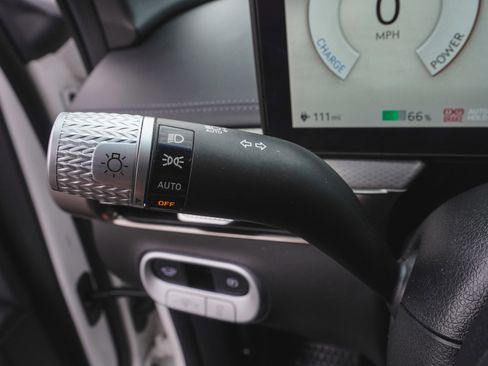 Used 2023 Genesis GV60 Advanced image 25