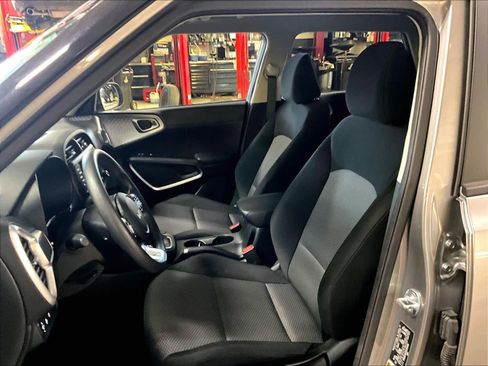 Used 2024 Kia Soul LX w/ Option Group 015 image 10