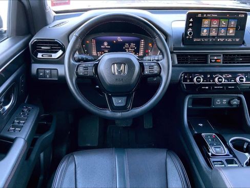 Used 2025 Honda Pilot Black Edition image 6