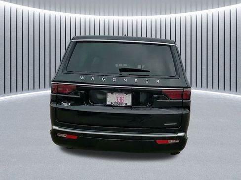 Used 2024 Jeep Wagoneer Series III w/ Premium Group I image 10