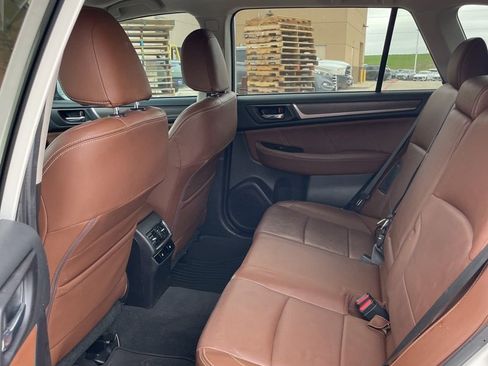 Used 2017 Subaru Outback 3.6R Touring w/ Popular Package #5A image 3