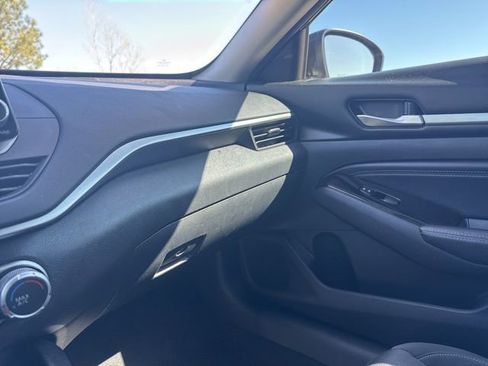 Used 2021 Nissan Altima 2.5 SV image 22