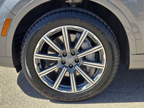 Used 2018 Audi Q7 3.0T Premium Plus w/ Premium Plus Package image 11