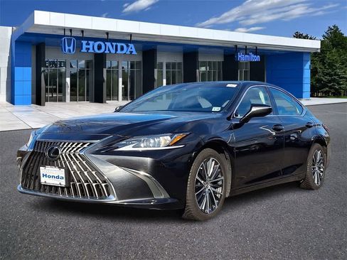 Used 2023 Lexus ES 300h w/ Premium Package image 1