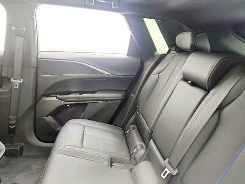 Used 2024 Cadillac Lyriq Luxury AWD/4WD image 42