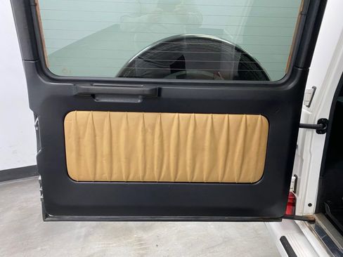 Used 2015 Mercedes-Benz G 550 image 41