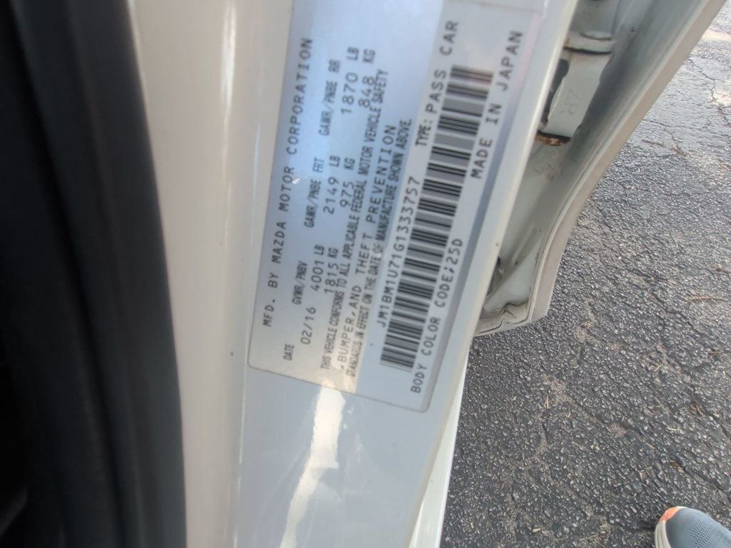 Used 2016 MAZDA MAZDA3 i Sport w/ Preferred Equipment Package FWD image 23