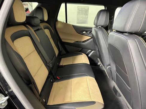 Used 2025 Chevrolet Equinox ACTIV w/ Safety and Technology Package AWD/4WD image 30