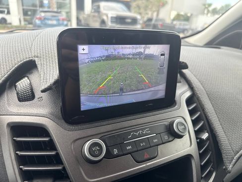 Used 2020 Ford Transit Connect XLT FWD image 2