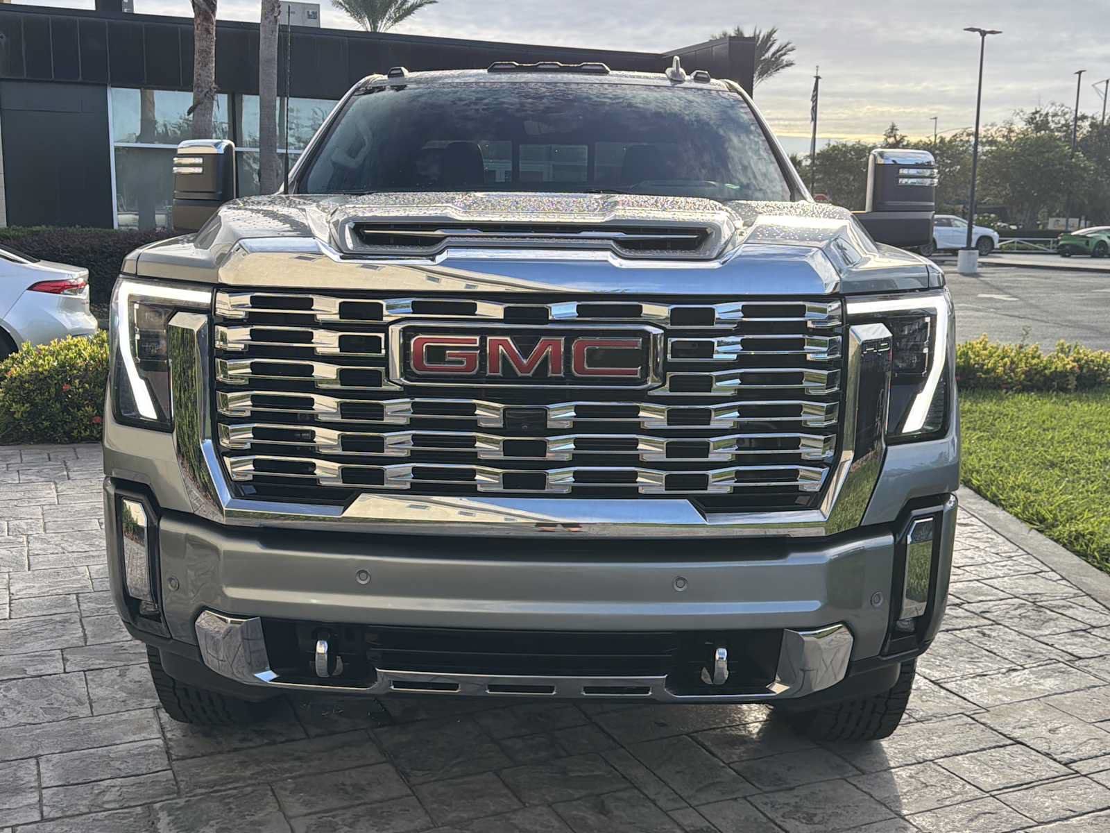 Used 2024 GMC Sierra 2500 Denali w/ Denali Reserve Package AWD/4WD image 8