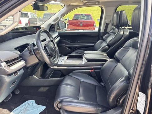 Used 2025 Lincoln Navigator Reserve AWD/4WD image 17