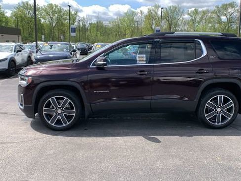 Used 2021 GMC Acadia SLT AWD/4WD image 2