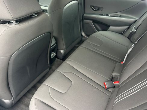 Certified 2025 Hyundai Elantra SEL image 15