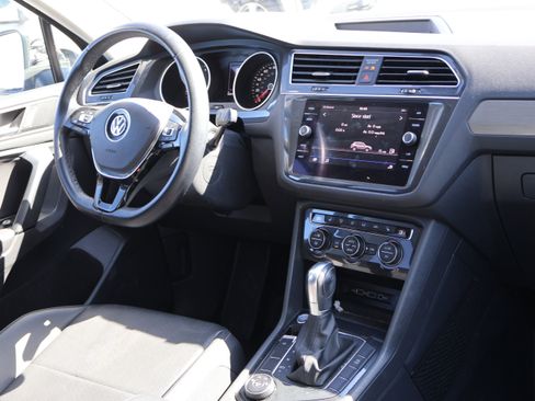 Used 2019 Volkswagen Tiguan SE image 13