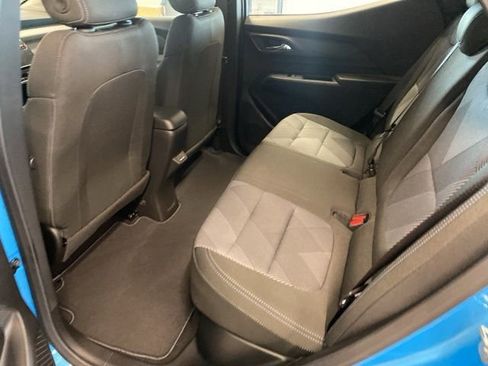 New 2027 Chevrolet Bolt LT w/ Comfort Package FWD image 28