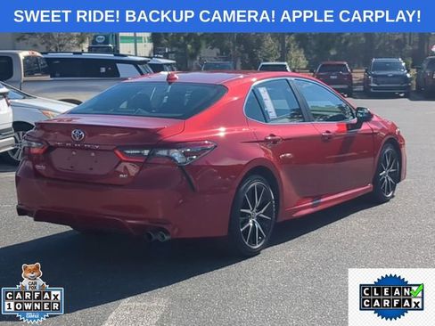 Used 2023 Toyota Camry SE image 4