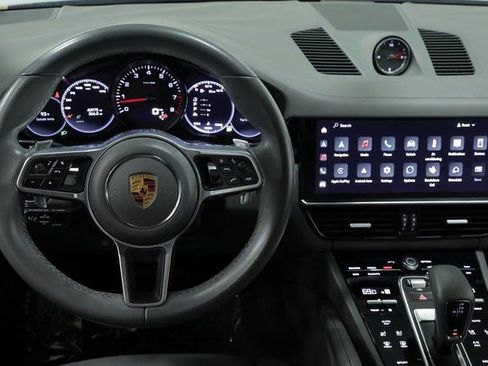 Used 2022 Porsche Cayenne Platinum Edition image 13