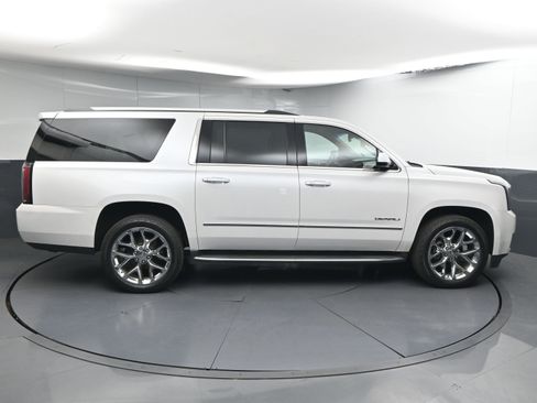 Used 2018 GMC Yukon XL Denali w/ Open Road Package AWD/4WD image 9