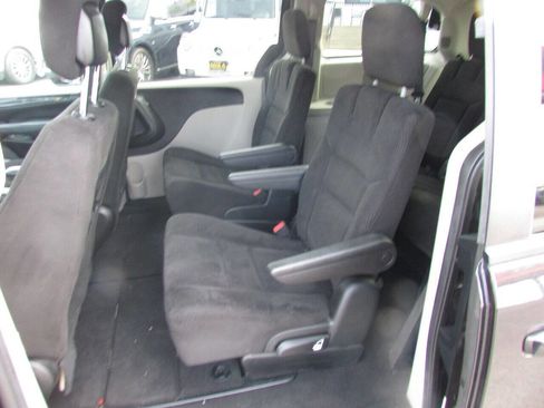 Used 2015 Dodge Grand Caravan SXT image 13