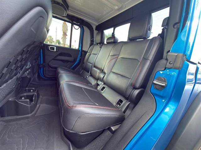 Used 2022 Jeep Gladiator Rubicon w/ LED Lighting Group AWD/4WD image 12