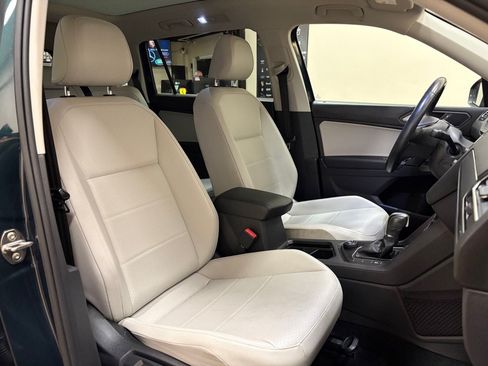 Used 2019 Volkswagen Tiguan SE AWD/4WD image 34
