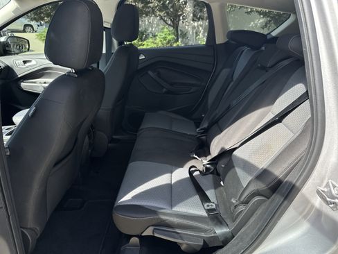 Used 2017 Ford Escape SE w/ Equipment Group 201A AWD/4WD image 14