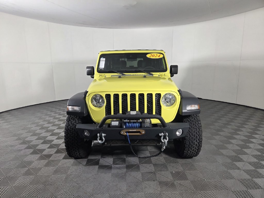 Used 2024 Jeep Wrangler Sport AWD/4WD image 4