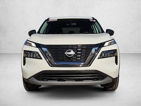Used 2023 Nissan Rogue S AWD/4WD image 2