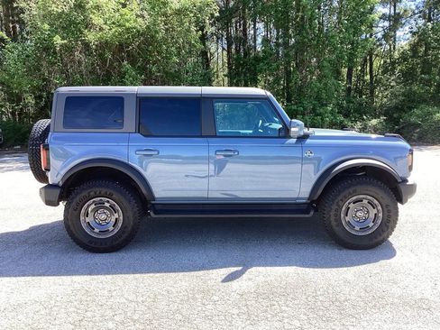 New 2025 Ford Bronco Outer Banks w/ Sasquatch Package AWD/4WD image 4