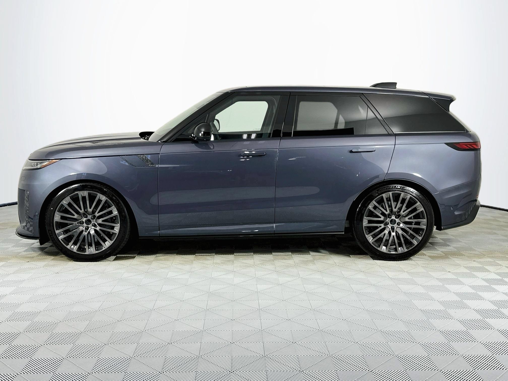 New 2026 Land Rover Range Rover Sport SV Carbon AWD/4WD image 8