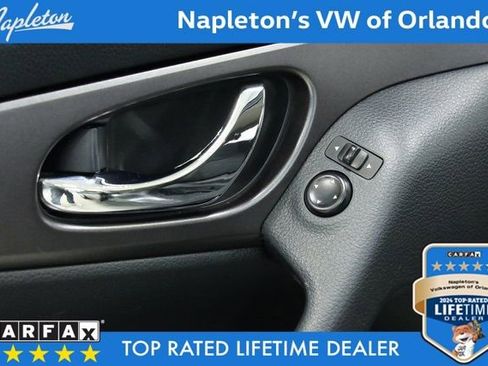 Used 2016 Nissan Rogue SV image 25