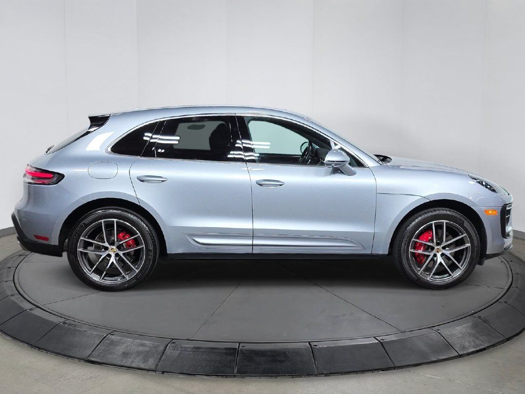 Used 2023 Porsche Macan S AWD/4WD image 8