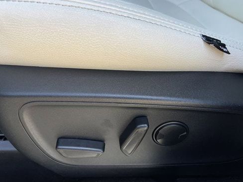 Used 2025 Ford Escape SE FWD image 26
