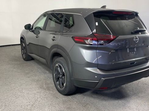 Used 2025 Nissan Rogue SV FWD image 5