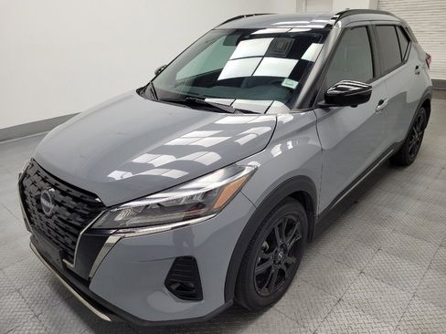 Used 2023 Nissan Kicks SR w/ SR Premium Package FWD image 2