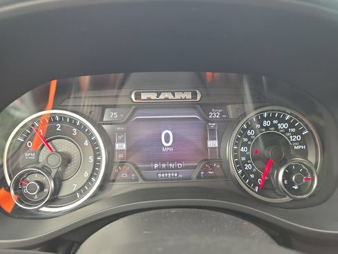 Used 2022 RAM 1500 Laramie AWD/4WD image 16