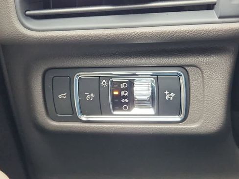 Used 2020 Lincoln Corsair FWD w/ Convenience Package image 17