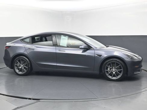 Used 2023 Tesla Model 3 Standard Range RWD image 5
